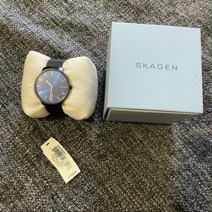 Navy blue SKAGEN watch with steal strap
